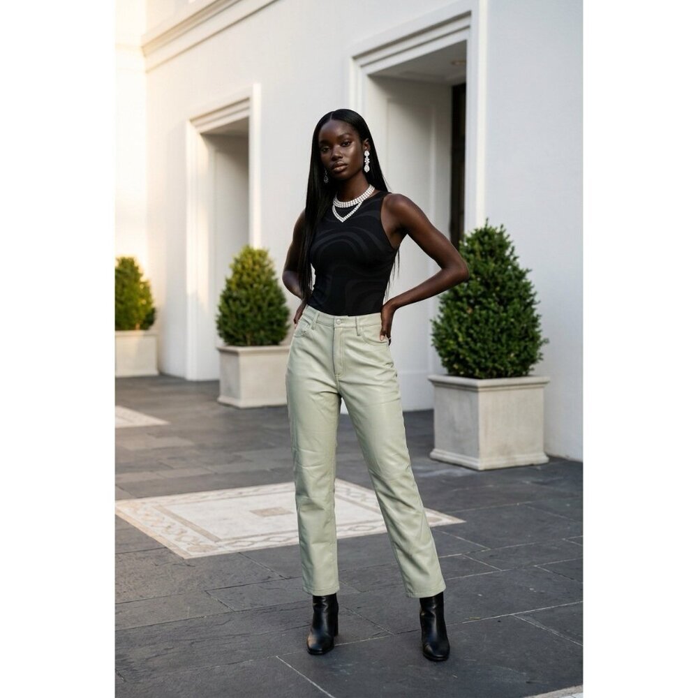 Abercrombie & Fitch 90s Straight Vegan Leather High Rise